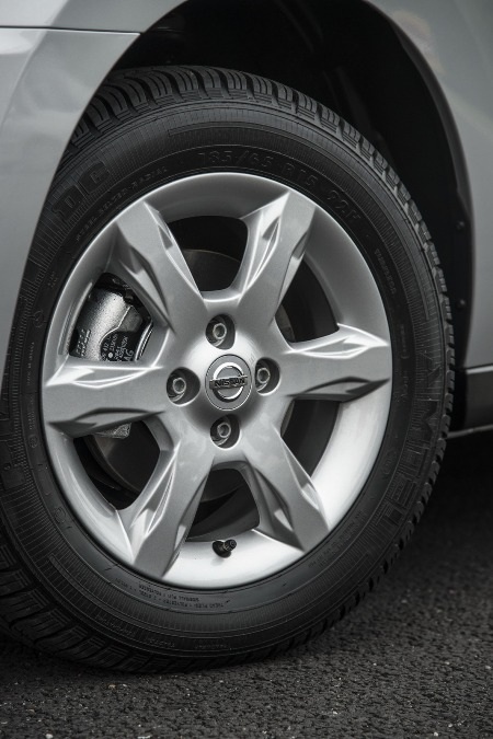 Nhàn nhạt Nissan Almera - 16 Nhật Minh